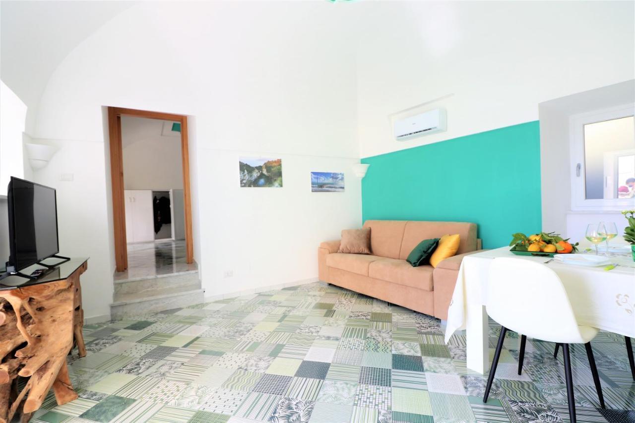 Mary'S Apartments - De Vivo Realty 马萨鲁布朗斯 外观 照片