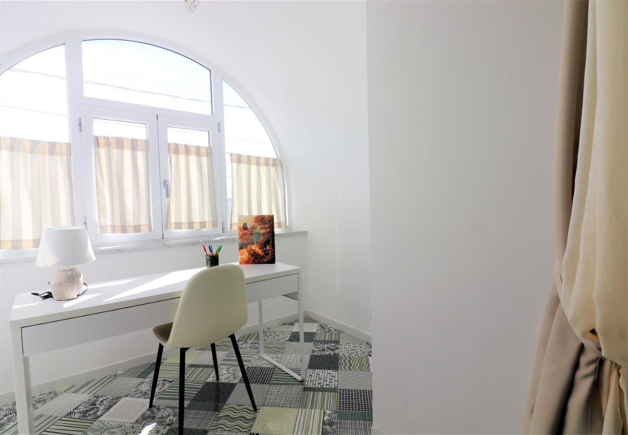 Mary'S Apartments - De Vivo Realty 马萨鲁布朗斯 外观 照片