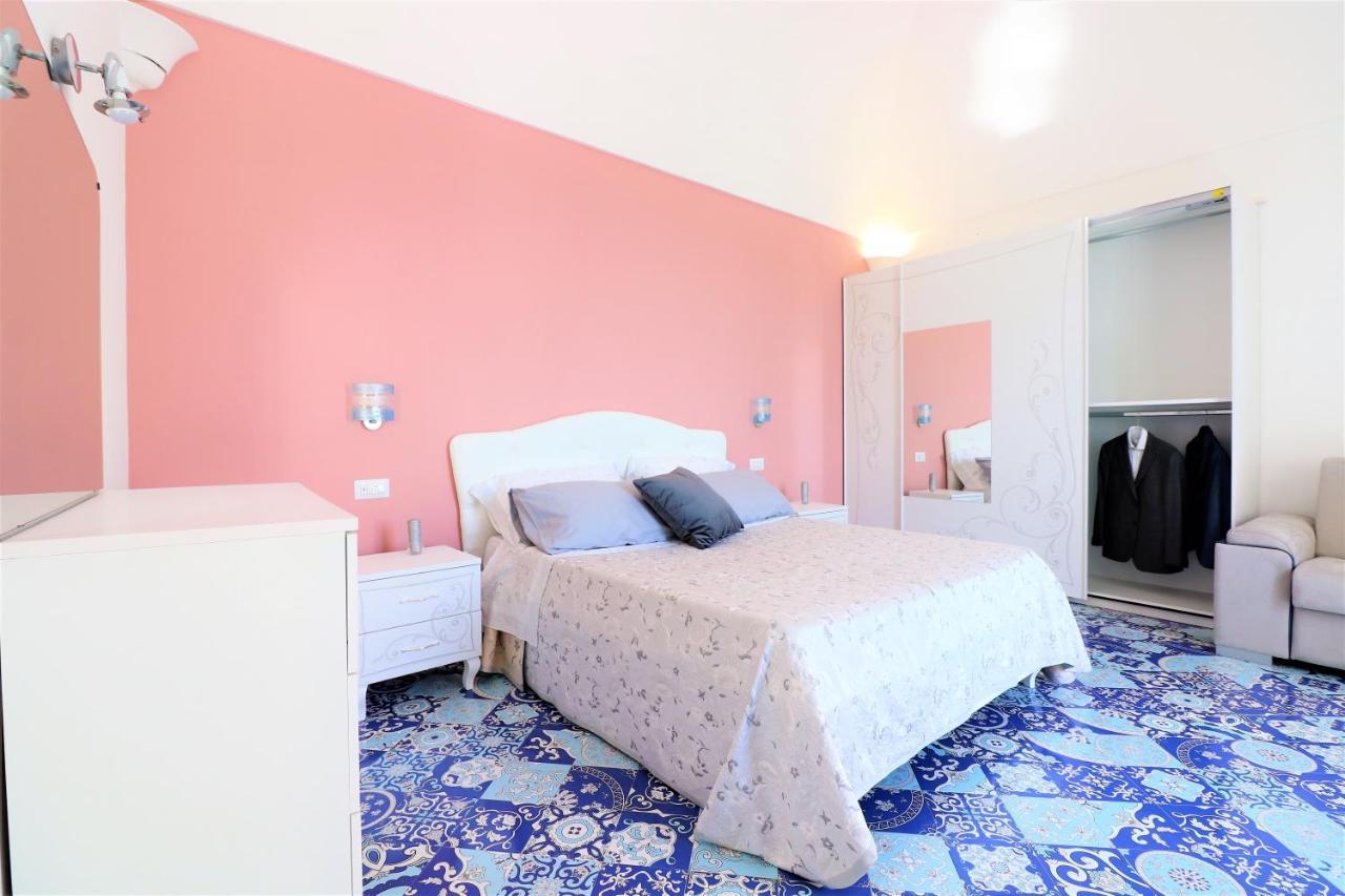 Mary'S Apartments - De Vivo Realty 马萨鲁布朗斯 外观 照片